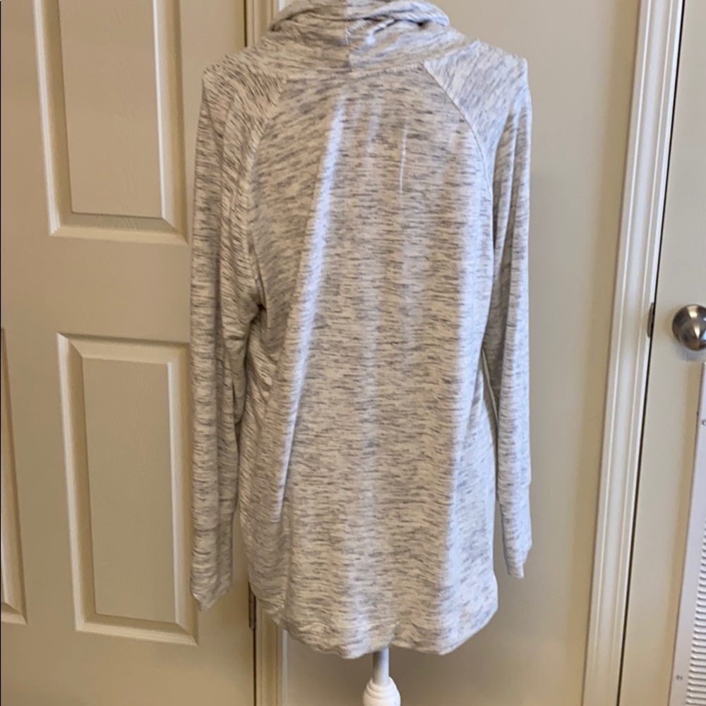 ⭐️Carolina Bell Long Sleeve Cowl Neck Yoga Shirt⭐️ - Picture 3 of 7